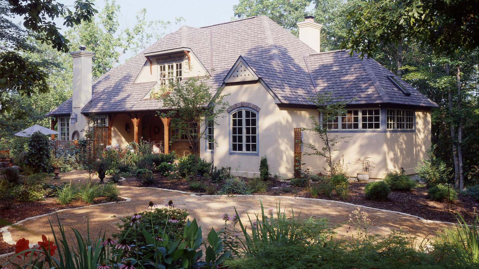 5472 Charlottesville, VA Charlottesville (5472) exterior view of front